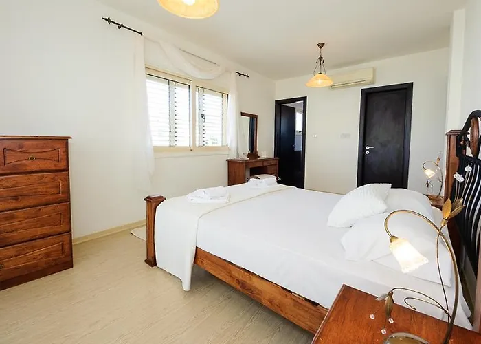 וילה Pernera 015