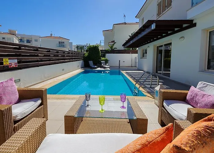 וילה Pernera 015 *