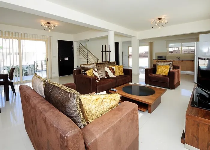 Pernera 015 וילה *